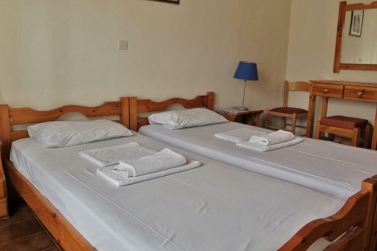 Seaview- 2 Space - Selfcatering Apartment - Helen No 3 Xiropigado Exterior photo